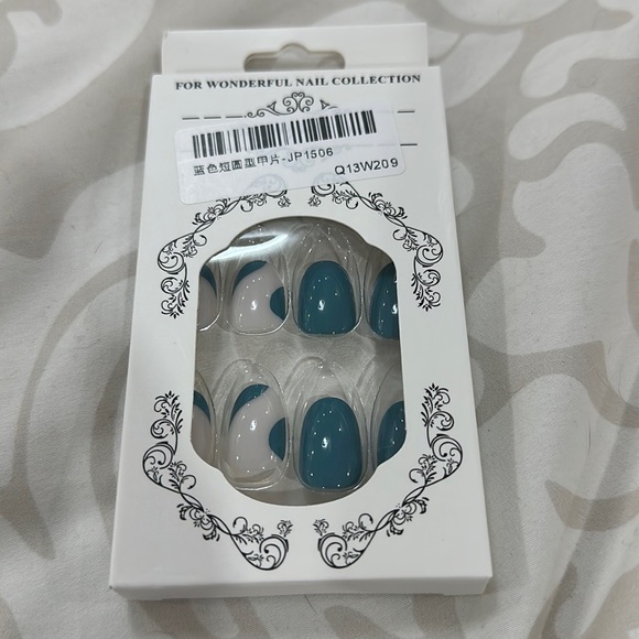 Long Full Cover Artificial Nail Tips Oval Blue Fake Nails With Design French - Picture 8 of 10